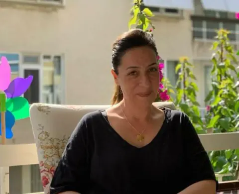 Binnur Kaya: 'Tuzlu Kahve' Hatun'u ve Tiyatrodan Ekrana Uzanan Usta Kariyer