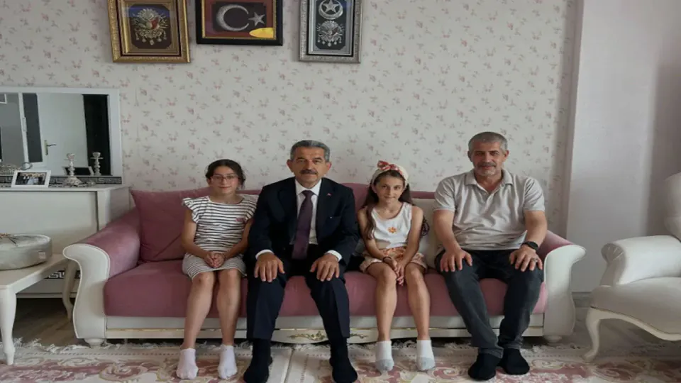 Şırnak Valisi Birol Ekici'den Ferhat Tatar'a Hac Ziyareti görseli
