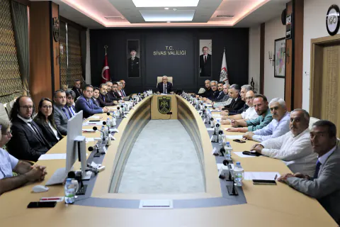 Sivas'ta İstihdam Seferberliği: Vali Yılmaz Şimşek Kurul Toplantısını Yönetti