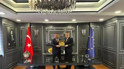 Çiçekdağı Belediye Başkanı Hakanoğlu, İş İnsanı Koyunbaşoğlu'nu Ziyaret Etti: "Birlik ve Dayanışma" Mesajı