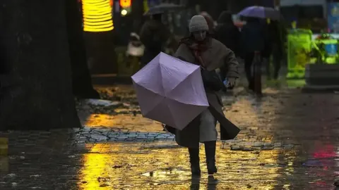 MGM uyardı: Akdeniz, Karadeniz ve İç Anadolu'da şiddetli sağanak ve dolu riski
