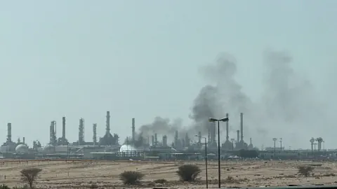 Suudi Arabistan'a Husi saldırısı: Riyad ve Aramco hedefte, 4 sivil yaralandı
