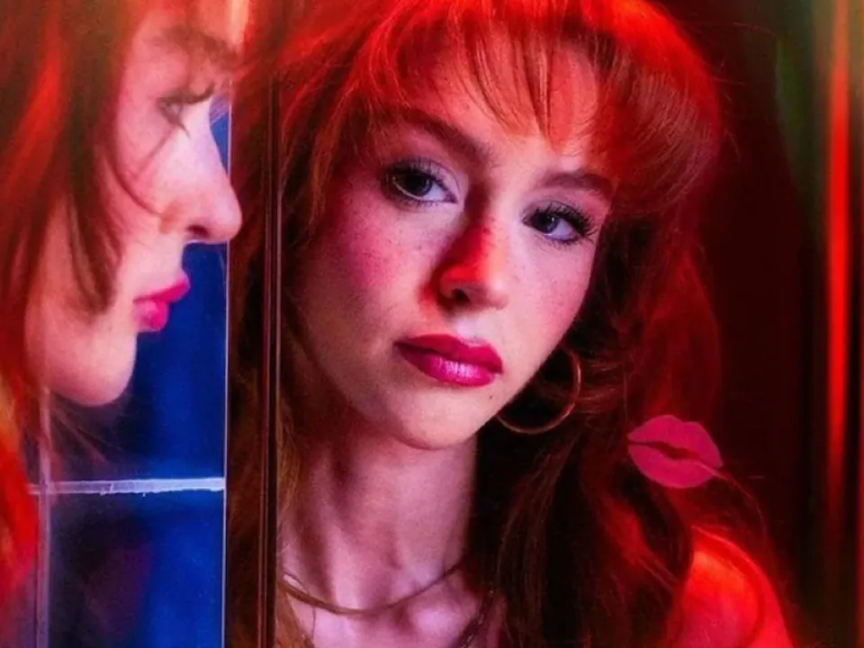 Asena Keskinci'den Sürpriz İmaj Değişimi: Yeni Filminde Tesettürlü Karakter görseli