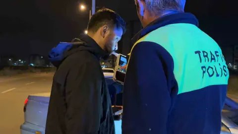 Alkollü sürücü 'dur' ihtarına uymadı, 250 bin TL ceza yedi: "Kaçmayın, durun"
