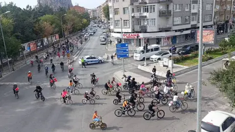 Zafer Meydanı'nda Kadınanalar Bisiklet Turu: 27 Eylül Pazar Saat 14.00