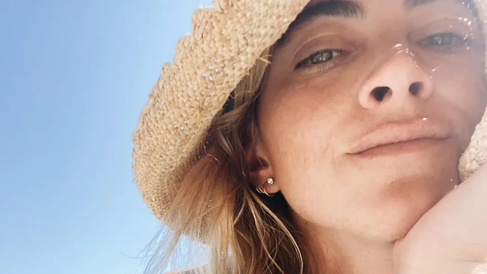 NCIS'in eski yıldızı Emily Wickersham havuz kenarından formuyla döndü: 'İnanılmaz bir görünüm' görseli