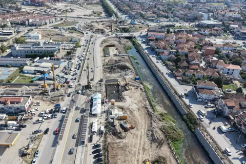 Sakarya’da Kuzey Köprüsü temeli atıldı: 15 bin sürücünün yolu kısalıyor Sakarya’da Kuzey Köprüsü temeli atıldı: 15 bin sürücünün yolu kısalıyor