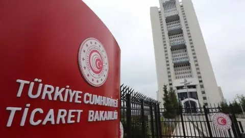 Ticaret Bakanlığı'ndan Dijital Reklam Hamlesi: Sahte İndirim ve Yapay Zeka Yasakları Geliyor