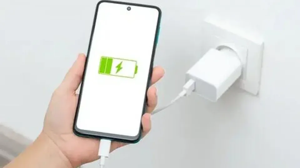 Android 17'nin Gizli Gücü: Performans ve Pil Ömrünü Artıran 3 Ayar görseli
