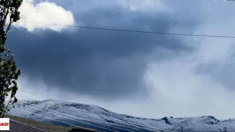 Kırşehir Kısır Dağı mevsimin ilk karıyla beyaza büründü
