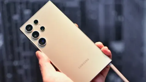 One UI 9.0 güncellemesinden sonra şarj hızı düştü: Galaxy kullanıcıları şikayet ediyor