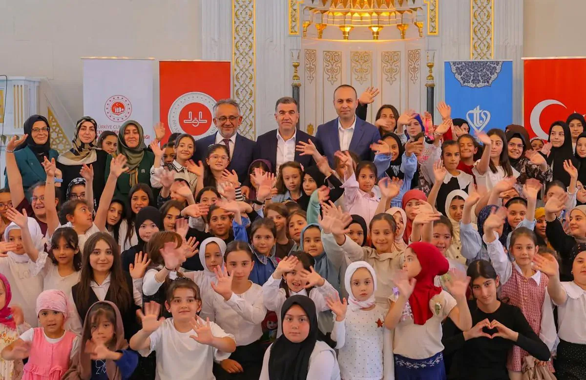 Bayburt'ta Kur'an Kursu Öğrencileri İçin 'Cami Çocuk Buluşması' Düzenlendi Bayburt'ta Kur'an Kursu Öğrencileri İçin 'Cami Çocuk Buluşması' Düzenlendi