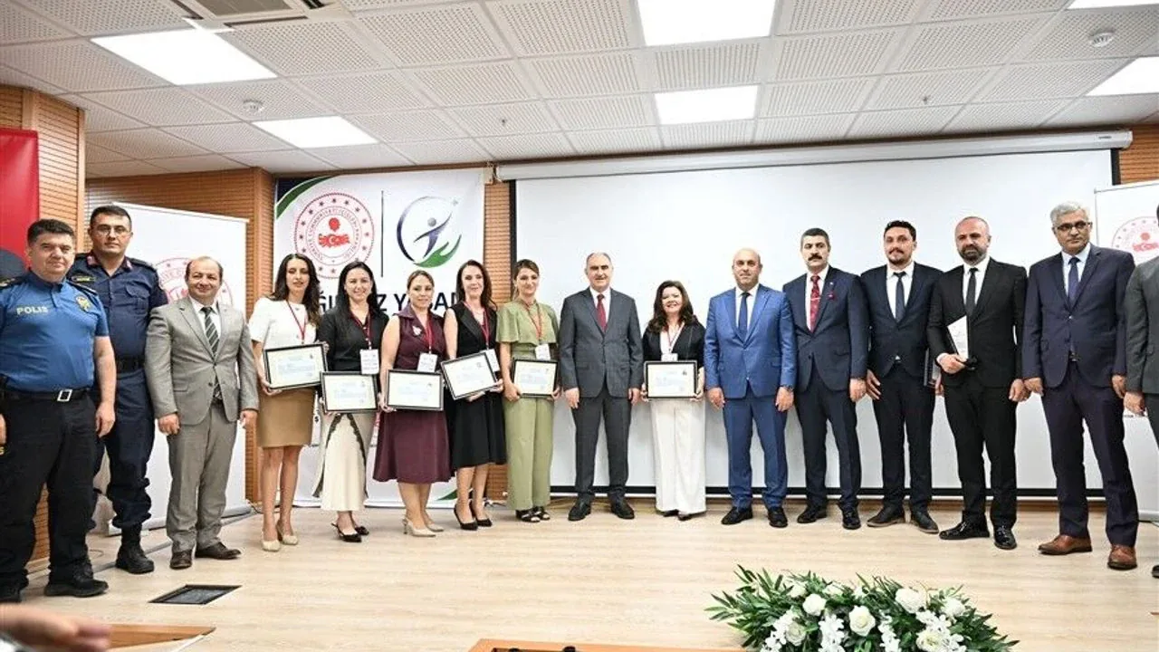 Akhisar'da Gençleri Koruma Kalkanı: Bağımsız Yaşam Projesi Nedir? Akhisar'da Gençleri Koruma Kalkanı: Bağımsız Yaşam Projesi Nedir?