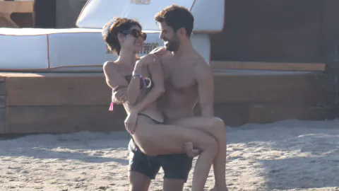 Nesrin Cavadzade ve Kadir Taner Uçar Bodrum'da aşk dolu anlar yaşadı