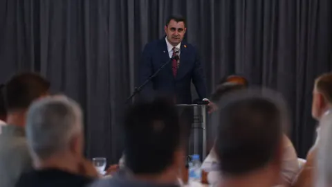 YENİ Parti'den İzmir'de Roman Soykırımı Anması: 'Sorunlar Çözülmemekte Israr Edildi'