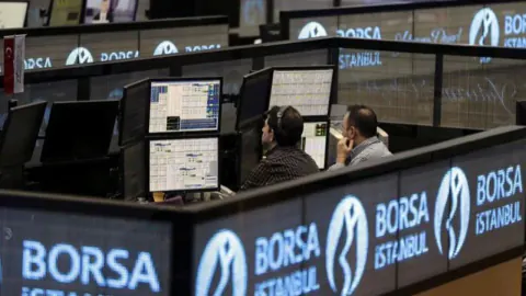 Borsa İstanbul'da Yeni Hafta Hareketli Başladı: BIST 100 Endeksi Yükselişte