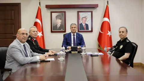 Adana Valisi Yavuz: Yeni Eğitim Yılında Okul Güvenliği İçin 1500 Görevli ve 12 Bin Kamera Devreye Girecek