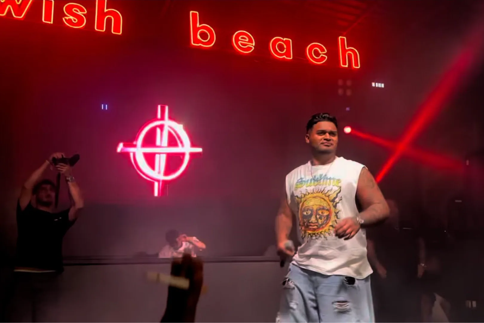 Lvbel C5, Çınarcık'ta Mawish Beach Disco SahnesiNDE Hayranlarını Coşturdu Lvbel C5, Çınarcık'ta Mawish Beach Disco SahnesiNDE Hayranlarını Coşturdu