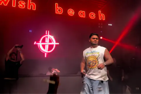 Lvbel C5, Çınarcık'ta Mawish Beach Disco SahnesiNDE Hayranlarını Coşturdu