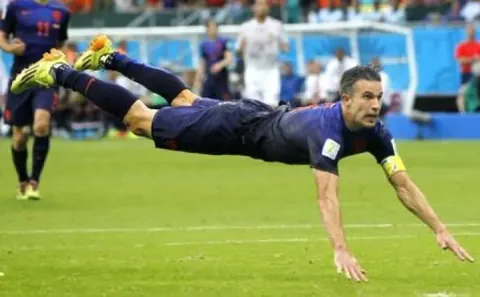 Robin van Persie ve Hollanda'nın Dünya Kupası'ndaki Tarihi Başarısı