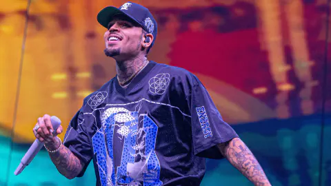 Chris Brown'a Şok Tazminat: Eski Yardımcısına 13 Milyon Dolar Ödeyecek