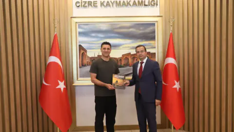 Mahmut İbrahimoğlu 'Koçername' ile Kaymakam Baycar'ı ziyaret etti: Yörük kültürü masada