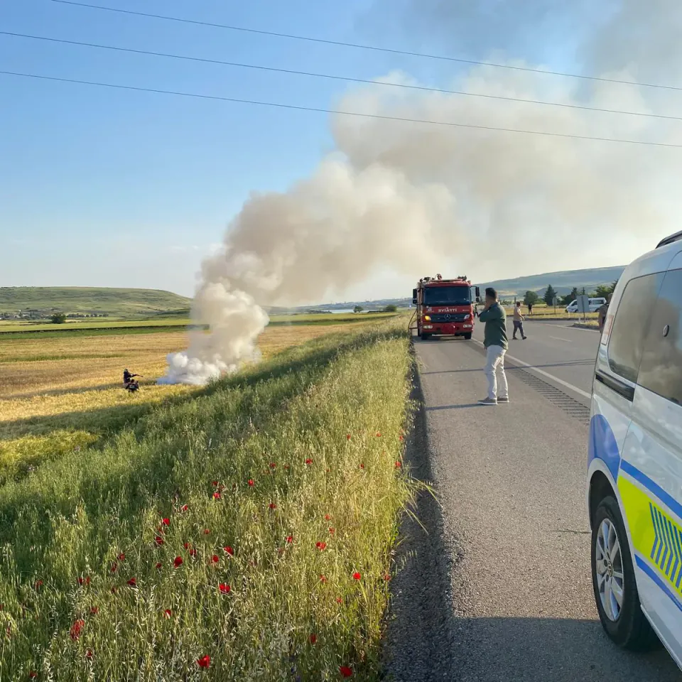 Gaziantep'te Korkutan Kaza: Otomobil Tramvay Hattına Savruldu görseli