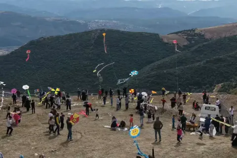Gemlik'te 2. Uçurtma Şenliği: 700 çocuk gökyüzünü renklendirdi, aileler unutulmaz bir gün yaşadı