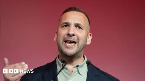 İngiltere'de Siyasi Kriz: Reform UK, Yeşil Parti Lideri Zack Polanski'yi İhbar Etti