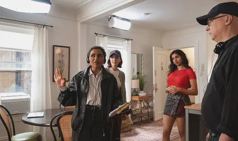 Mindy Kaling'in Yeni Dizisi Not Suitable for Work Yayına Girdi