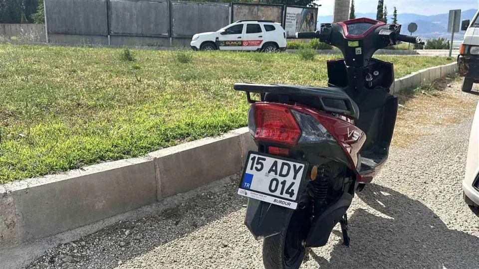 Burdur'da Motosiklet Kazası: Aydınlıkevler Mahallesi'nde Sürücü Yaralandı görseli