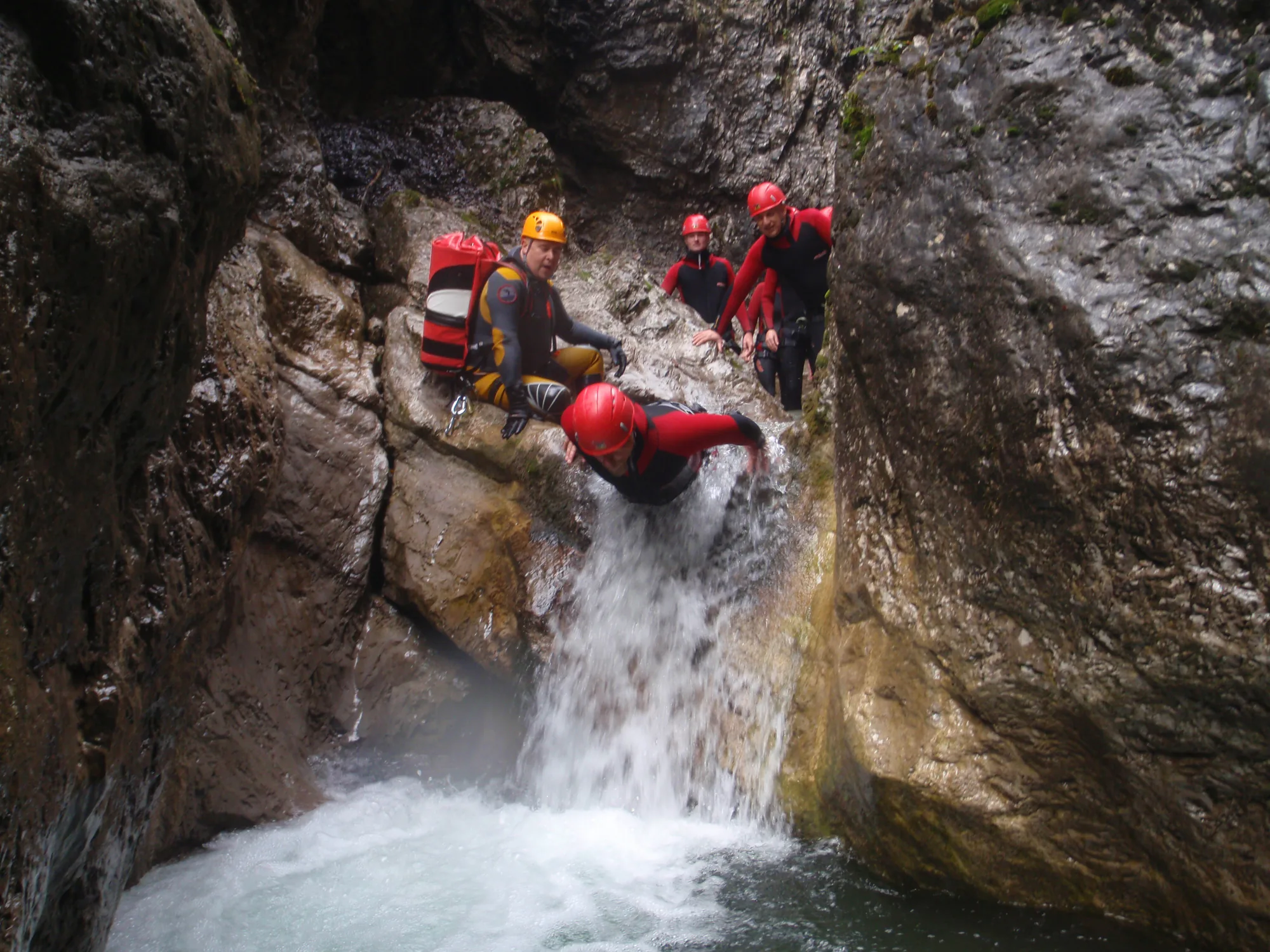 Tirol'ün Dev Şelalesinde Adrenalin: Stuibenfall Klettersteig Rehberi Tirol'ün Dev Şelalesinde Adrenalin: Stuibenfall Klettersteig Rehberi