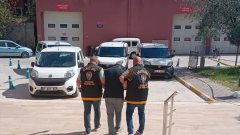 Manisa'da 10 Suç Kaydı Bulunan Firari Şahıs Yakalandı
