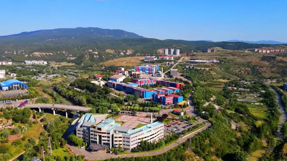 Karabük Üniversitesi GreenMetric'te 236 Basamak Zıpladı: Dünyada 412., Türkiye'de 74. Sıra görseli