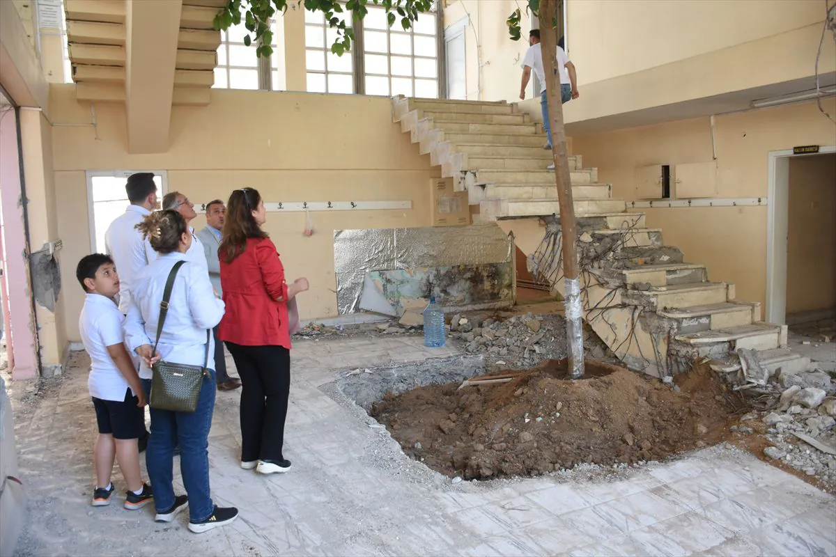 Gümüşhane'in 60 Yıllık Hafızası Taşındı: Limon Ağacı Üniversiteye Emanet Gümüşhane'in 60 Yıllık Hafızası Taşındı: Limon Ağacı Üniversiteye Emanet