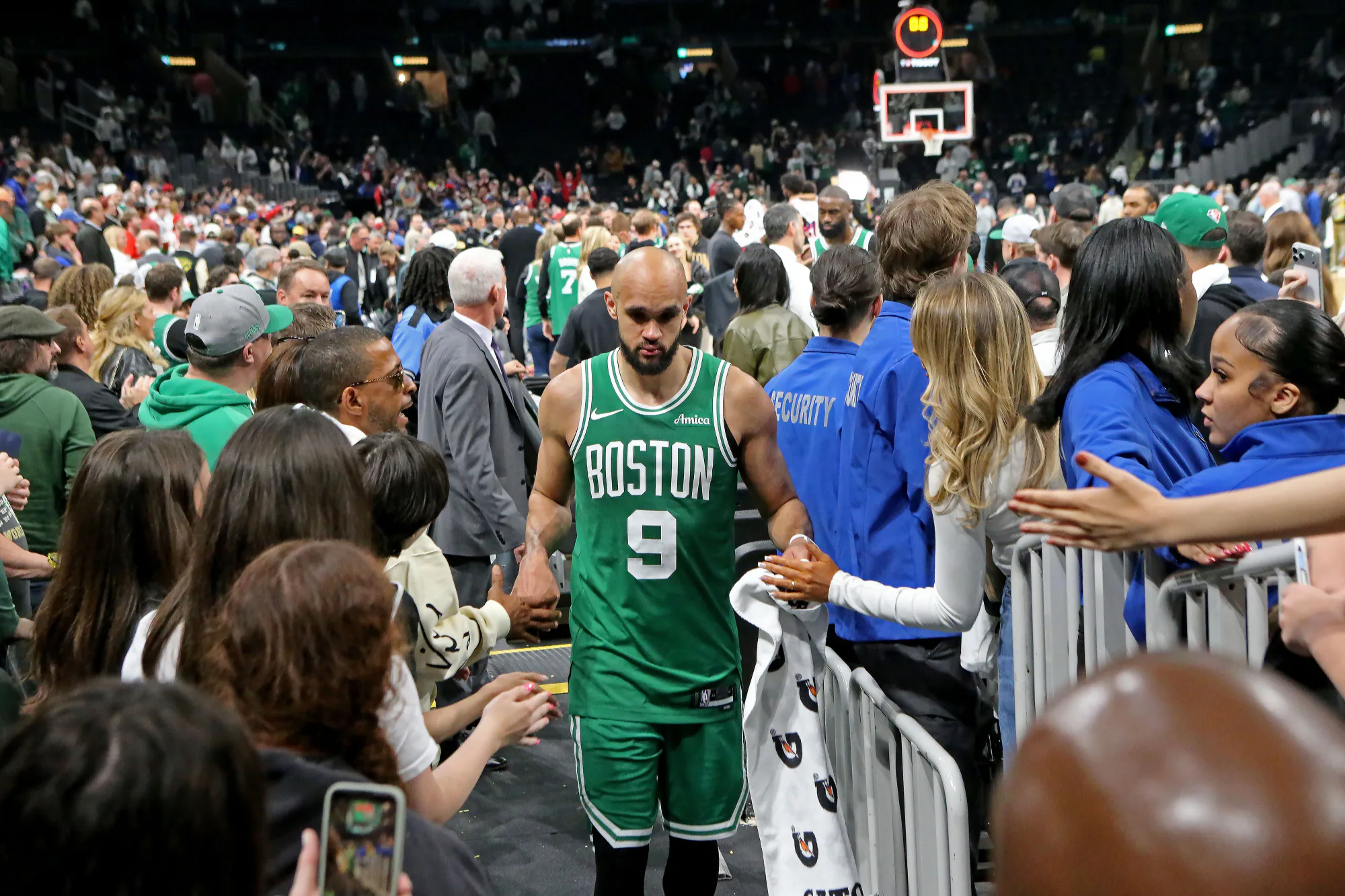 Boston Celtics'in Yeni Keşfi: Dillon Mitchell NBA Sahnesine Çıktı Boston Celtics'in Yeni Keşfi: Dillon Mitchell NBA Sahnesine Çıktı