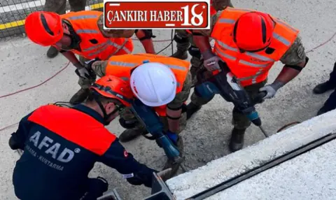 Çankırı AFAD'dan Mehmetçiklere Enkazda Arama ve Kurtarma Eğitimi