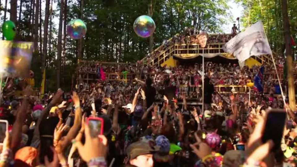 Electric Forest Festival'de Şok: Seyyar Tuvalette Bebek Cesedi Bulundu görseli