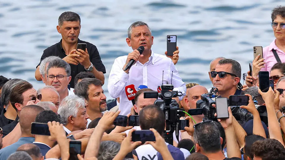 Özgür Özel Zonguldak'ta Konuştu: 'Yeni Bir Yürüyüş Başlattık' görseli