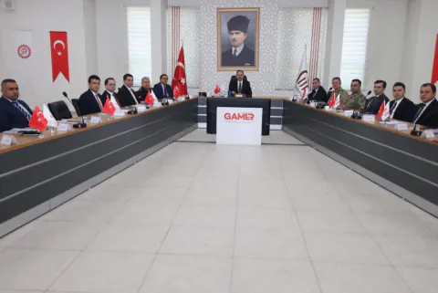Siirt'te il güvenlik koordinasyon toplantısı: Terör, uyuşturucu ve yaz güvenliği gündemde