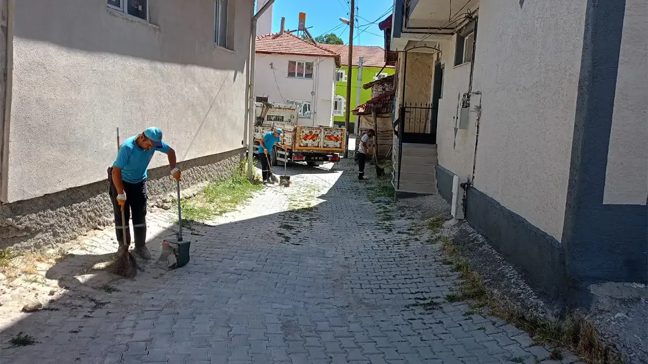 Kütahya İnköy Mahallesi'nde Geniş Çaplı Temizlik Çalışması Kütahya İnköy Mahallesi'nde Geniş Çaplı Temizlik Çalışması