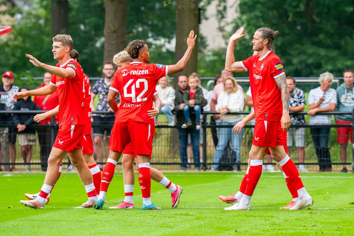 Wout Weghorst FC Twente Formasına Kavuştu: İlk Maçında Golle Başladı Wout Weghorst FC Twente Formasına Kavuştu: İlk Maçında Golle Başladı