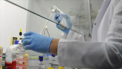 Rekabet Kurumu İlaç Sektöründe Yapısal Değişim İçin Ön Raporu Yayınladı