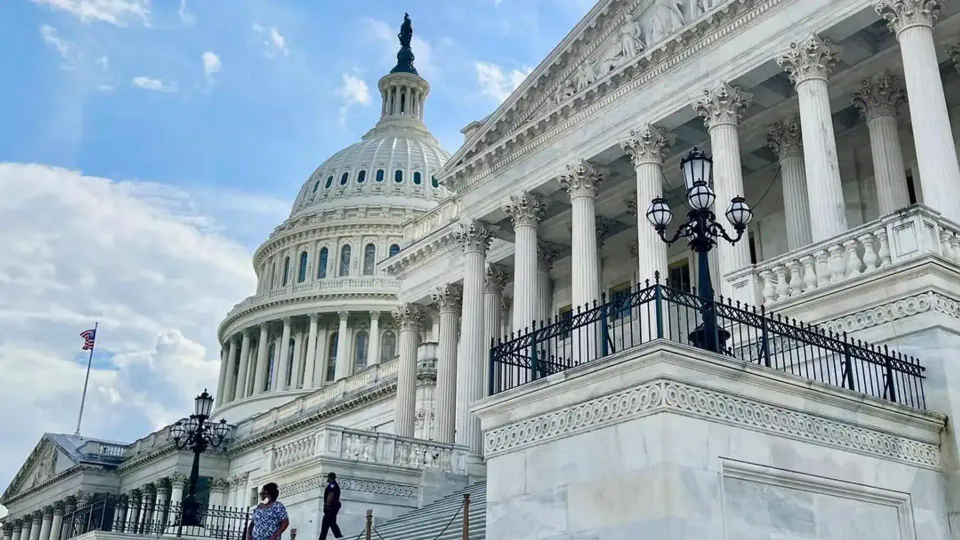 ABD Senatosu'ndan Clarity Act İçin Erteleme Kararı: Kripto Dünyasında Bekleyiş görseli