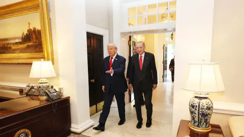 Beyaz Saray'da Kritik Görüşme: Başkan Trump ve Senatör Rick Scott Bir Araya Geldi