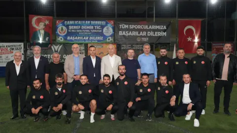 Alanya'da 19. Geleneksel Çamlıcalılar Halı Saha Turnuvası Başladı