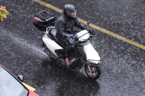 Kocaeli Valiliği'nden Kritik Karar: Motosiklet ve Kuryelere Trafik Yasağı