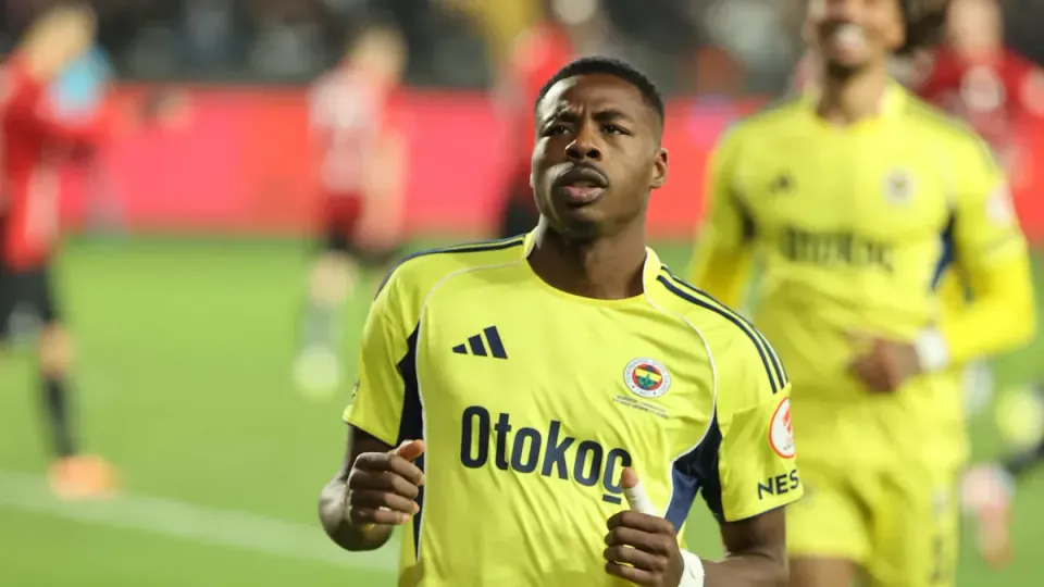 Çaykur Rizespor'dan Fenerbahçeli Anthony Musaba Hamlesi görseli