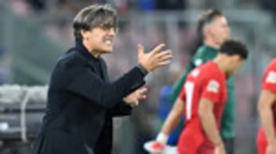 TFF Montella ile yollarını ayırdı, yeni hocası Sergen Yalçın görseli
