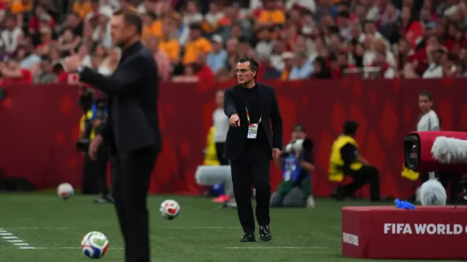 Montella'dan taktiksel itiraf: 'Her şeyi denedik ama gol bulamadık' görseli